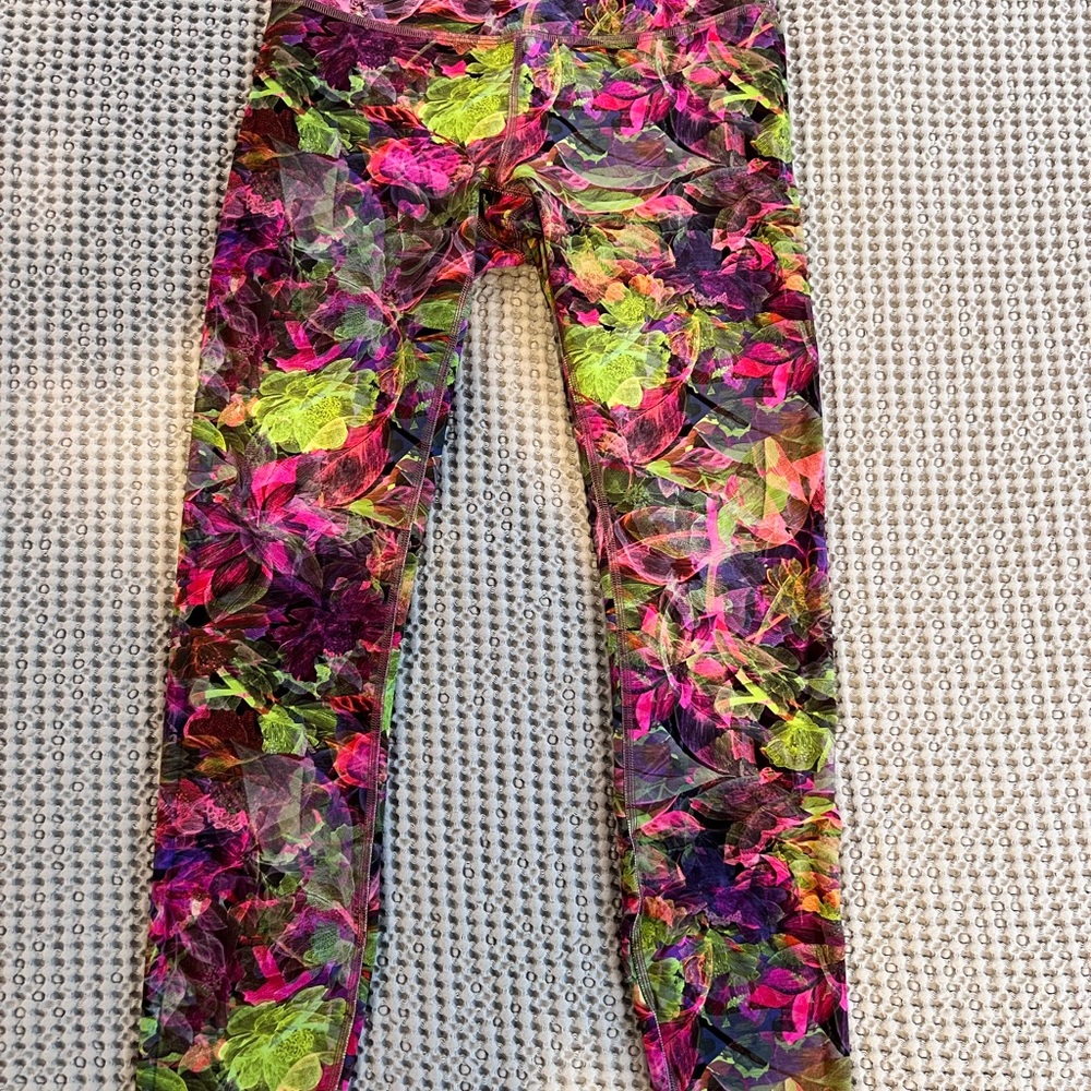 Lululemon Wunder Train high-rise tights  25” Vivid Floral tone